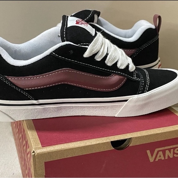 VANS KNU SKOOL SHOE BLACK/PORT Size M 6 /W 7.5 - Picture 3 of 4